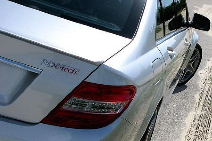  Mercedes-Benz C63 AMG by RENNtech 2008 года  (фото 10 из 13)